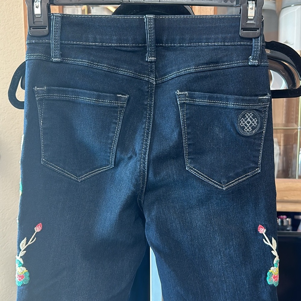- Laurie Felt Los Angeles Jeans - Picture 6 of 8